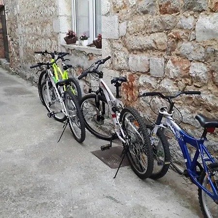 Hvar * Vrbanj
